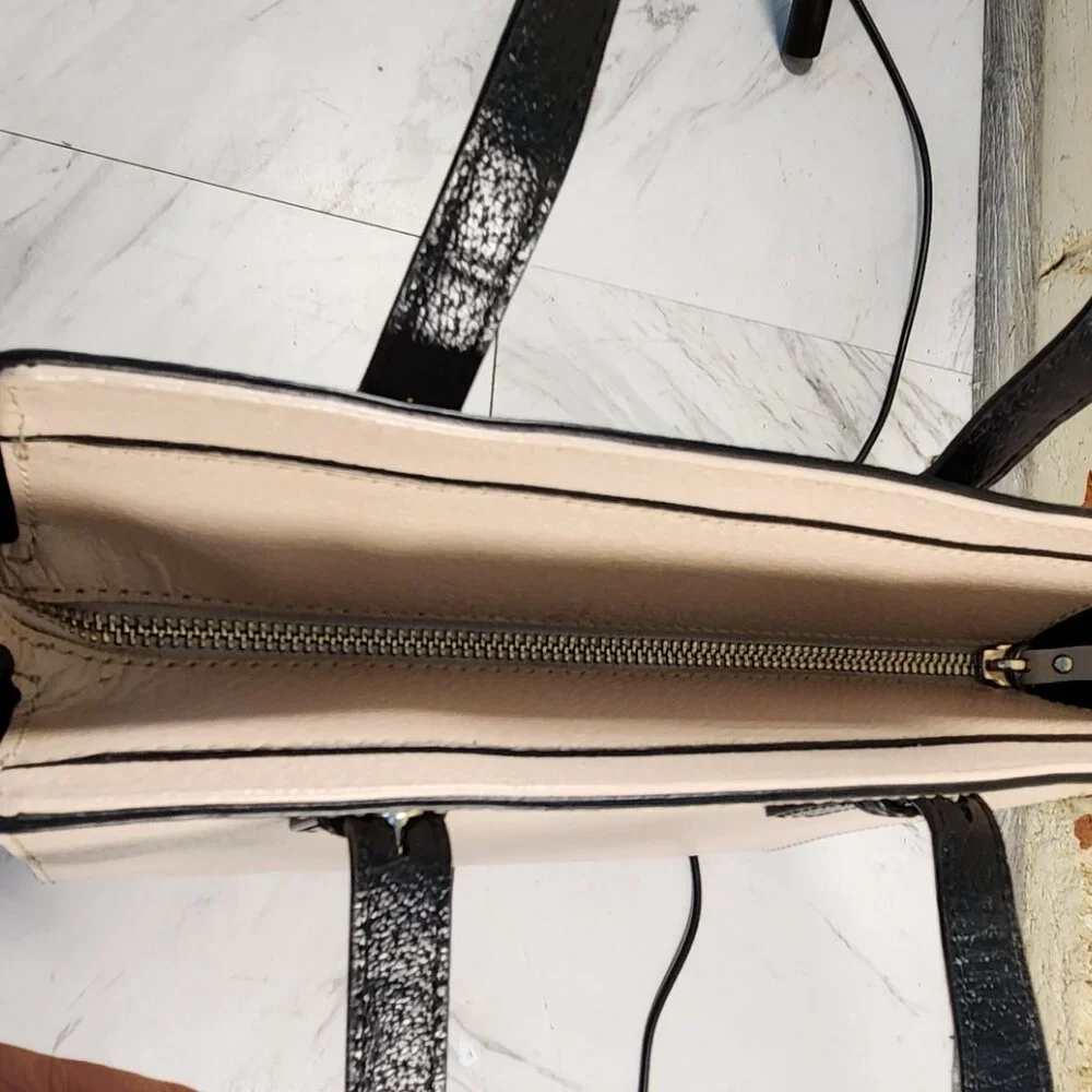 Like New Kate Spade NY Leather Crossbody Bag Handbag Purse